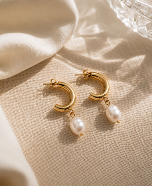 Pendientes Luna Pearl – Drop Elegance