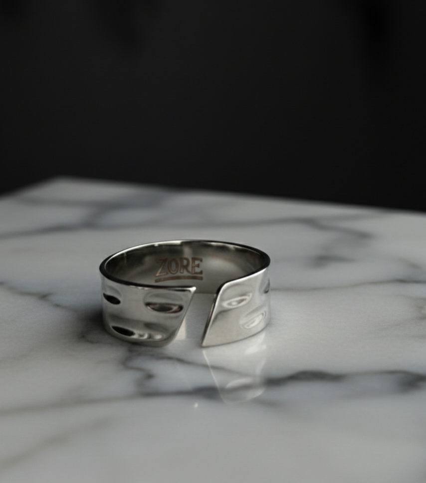 Anillo Dominion - Autoridad y Diseño Vanguardista